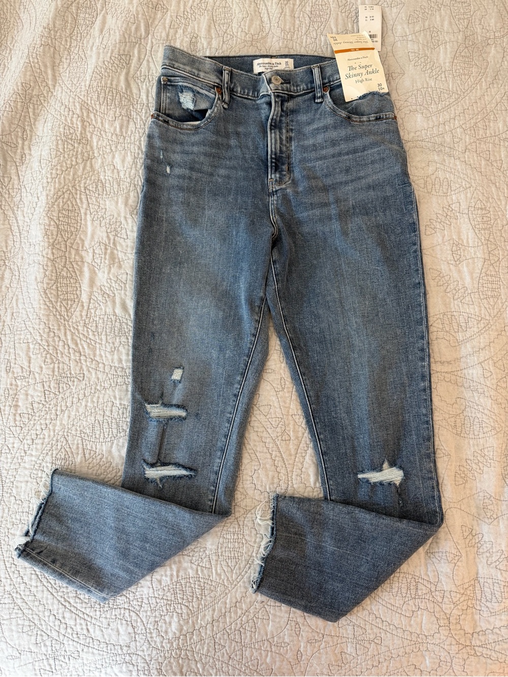 Abercrombie & Fitch High Rise Super Skinny Ankle Distressed Jeans NWT Size 30